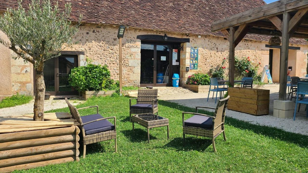Готель Le Domaine Du Bois Coquet La Douze Екстер'єр фото